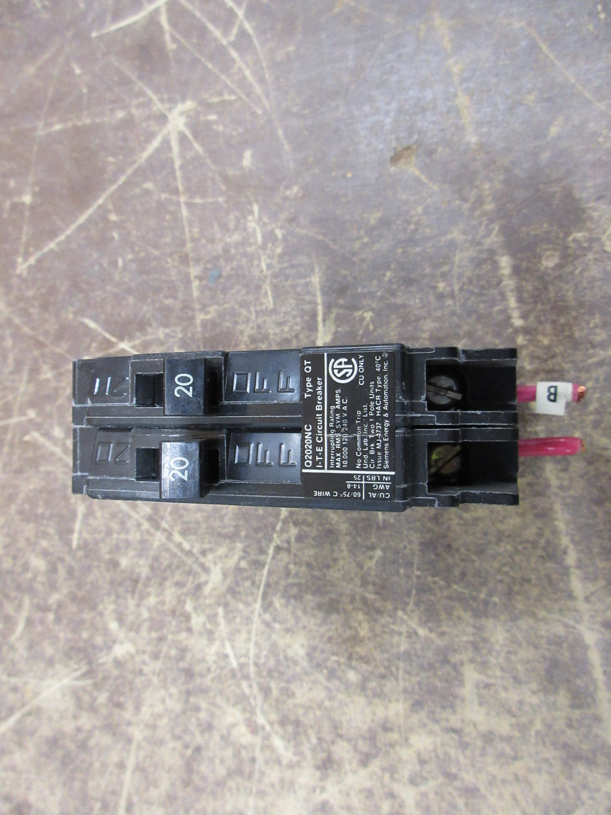 Siemens ITE Type QT Tandem Circuit Breaker Q2020NC 20A/20A 120/240V 2P Used