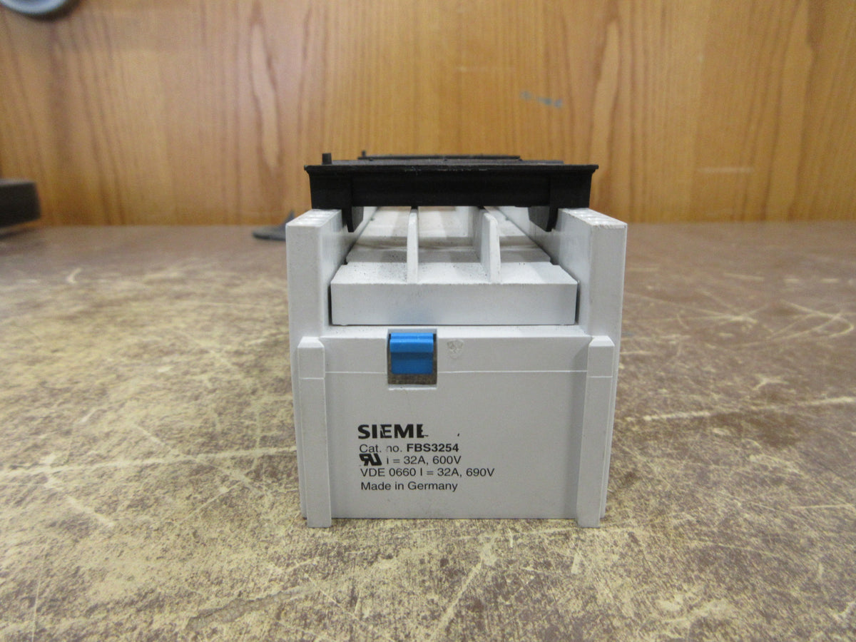 Busbar Adapter FBS3254 32A 600V Used