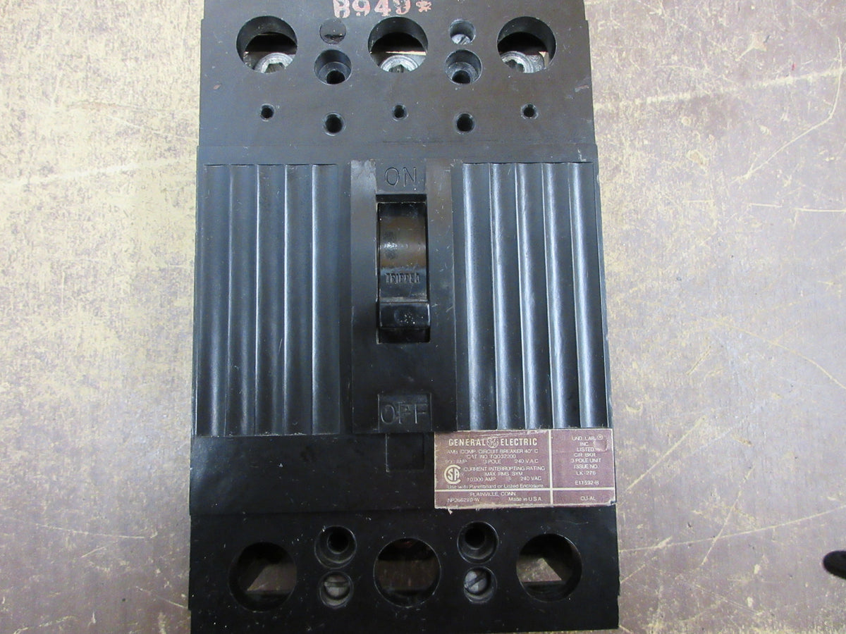 GE Circuit Breaker TQD32200 200A 240V 3P (3) Lugs Used