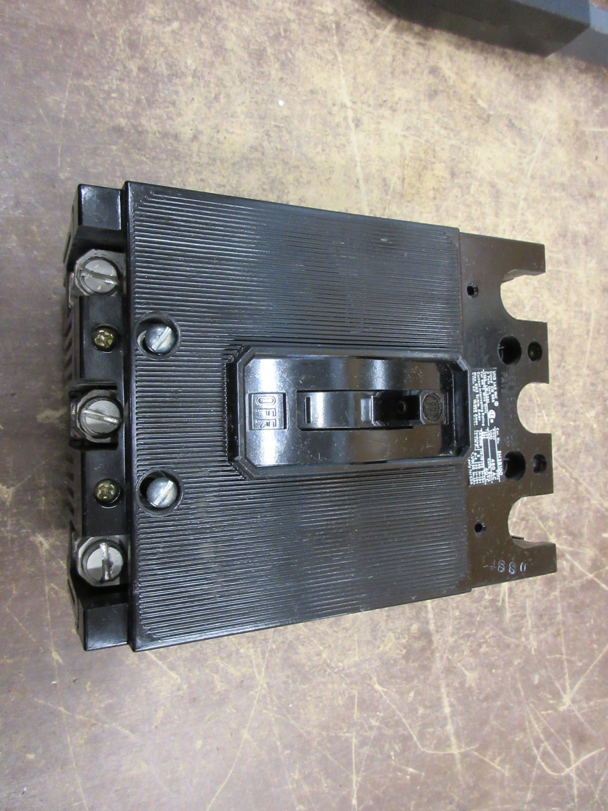 ITE Circuit Breaker EH3B100 100A 480V 3P (2) Mounting Screws Used