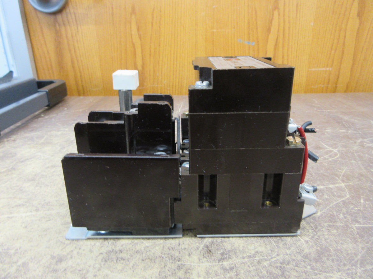 Cutler-Hammer Size 1 Starter A10CN0 Ser. A1 120V Coil 27A Used