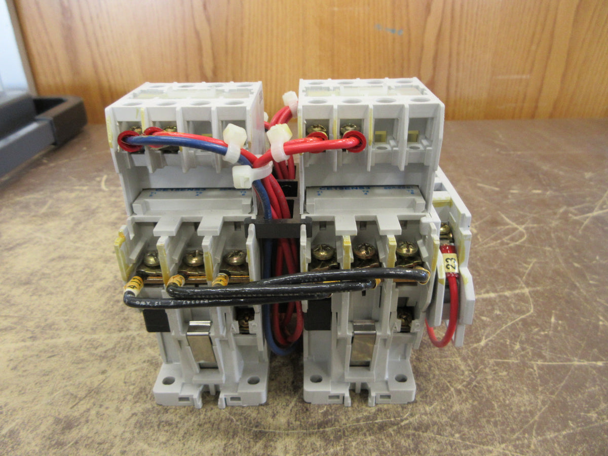Cutler-Hammer Reversing Contactor CE15ENS3 Ser. B1 120V Coil 25A 600V Used