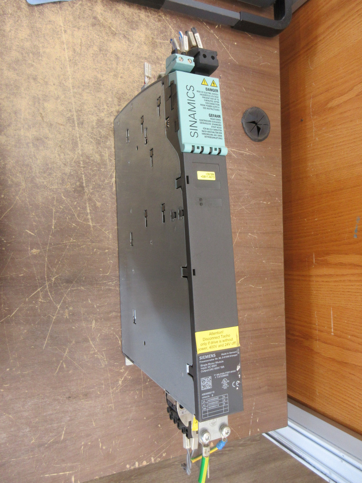 Siemens Single Motor Module 6SL3120-1TE21-8AA3 Ver. B Input: 600VDC Used