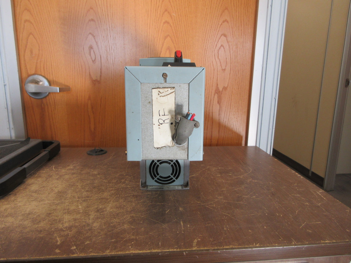 Eaton Johnson Controls AC Drive w/bypass VS002111A-00000 2HP 3Ph w/Keypad Used