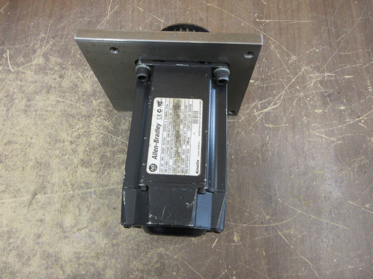 Allen-Bradley Kinetix AC Servo Motor MPL-B430P-MJ72AA Ser.A 3HP 5000 RPM Used
