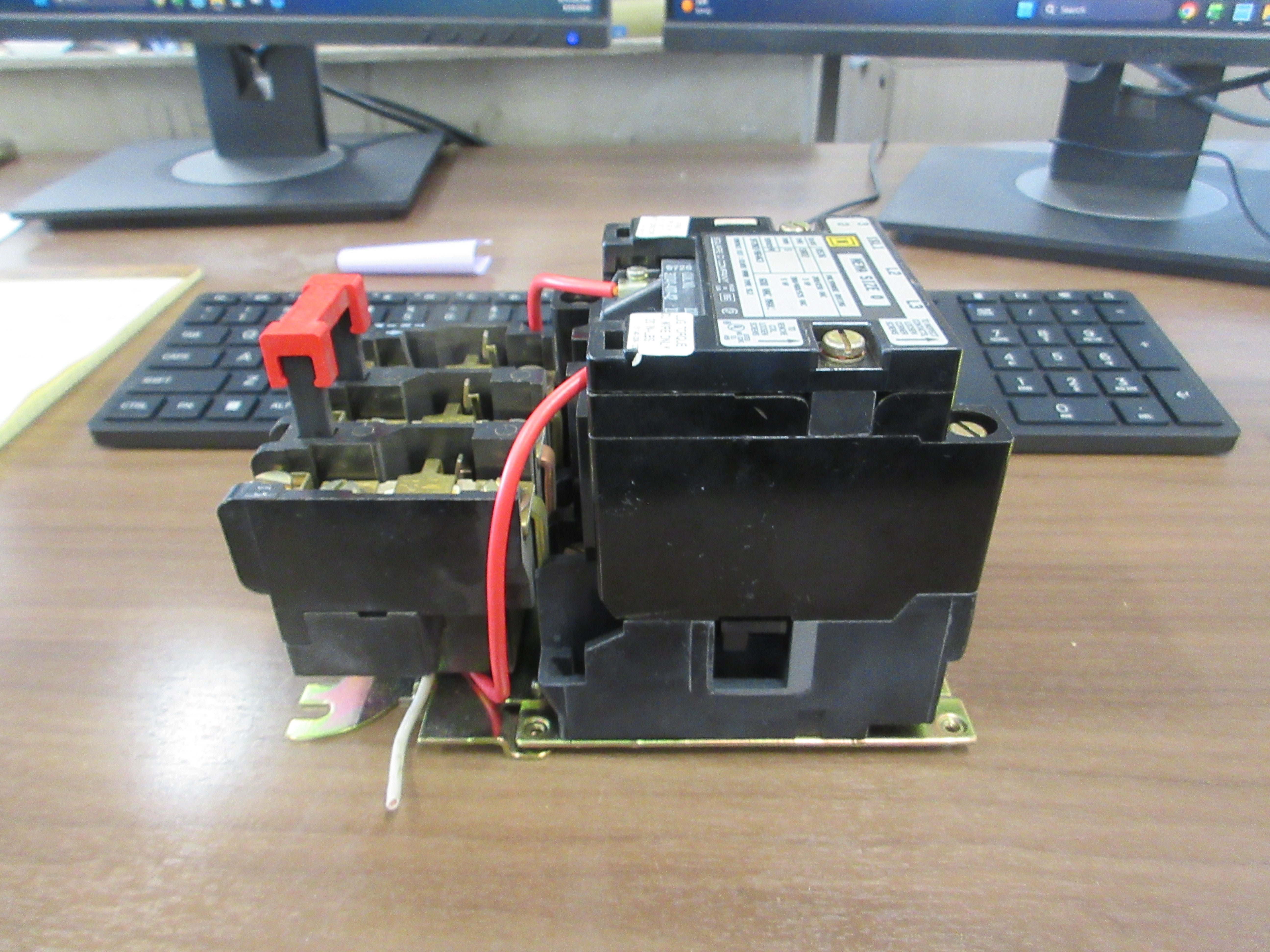 Square D Size 0 Starter 8536 SBO2 S Ser. A 120V Coil 600V Used