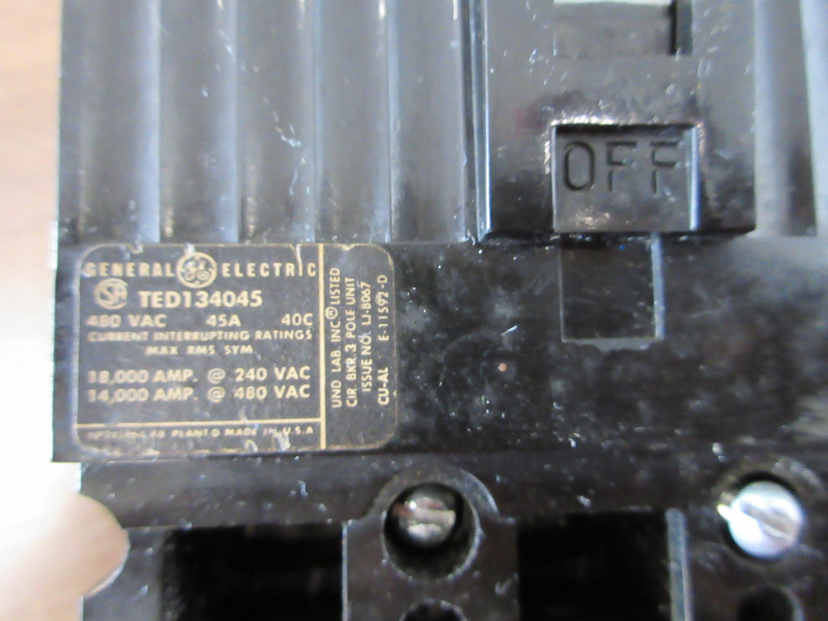 GE Circuit Breaker TED134045 45A 480V 3P (2) Mounting Screws (3) Lugs Used