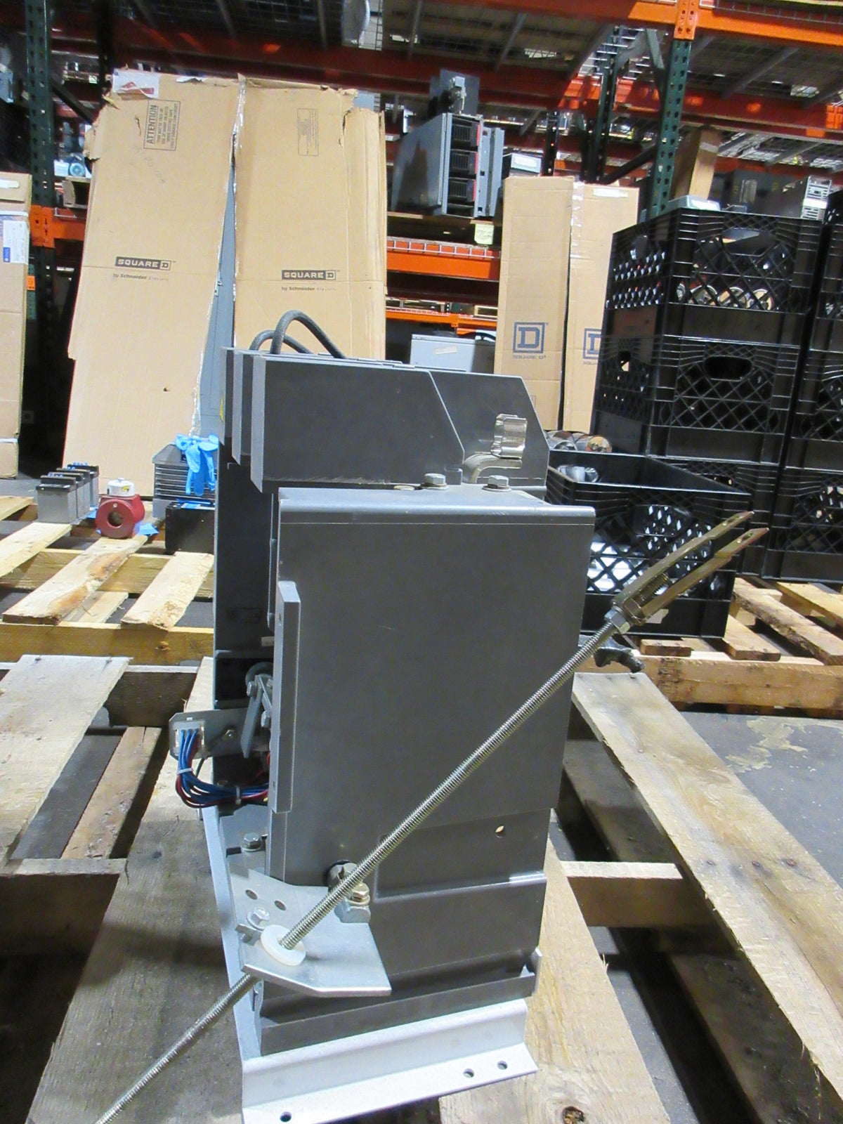 Allen-Bradley Vacuum Contactor 1502-V4DBDA-1 Ser. D 400A 2500-7200V 3Ph Used