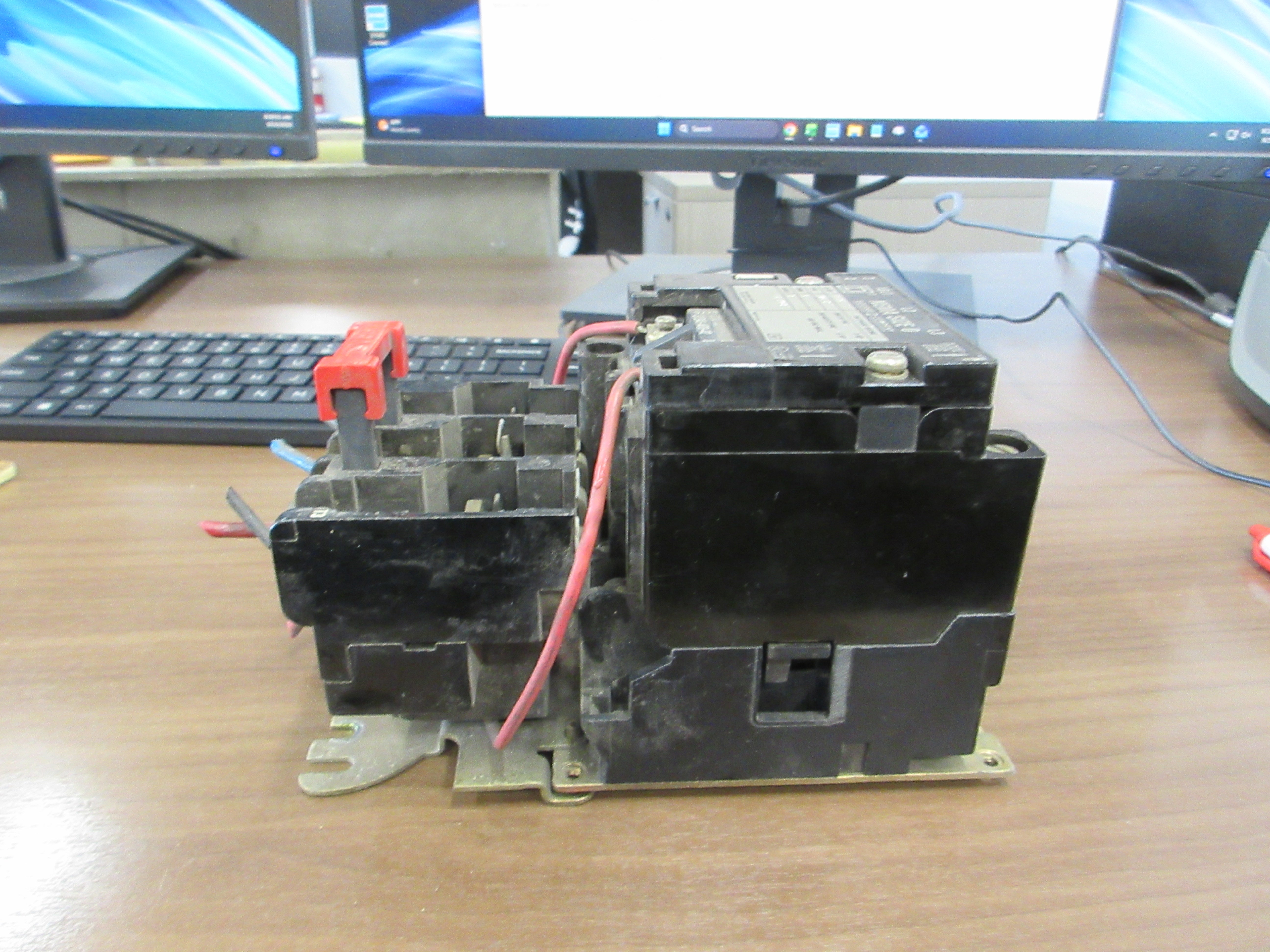 Square D Size 1 Starter 8536 SBG 2 S Ser.A 120V Coil 600V Used