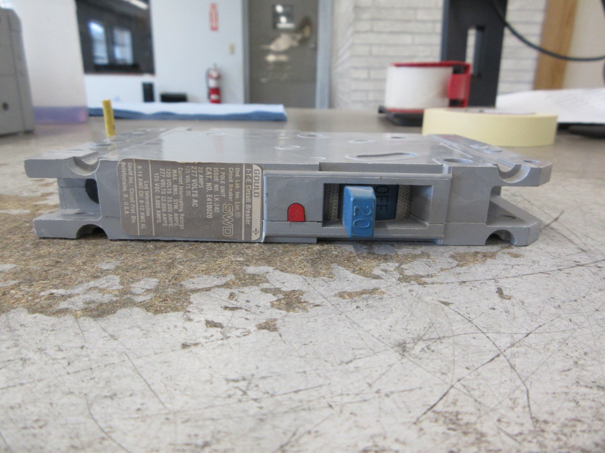 Gould ITE Circuit Breaker E41B020 20A 277V 1P Used