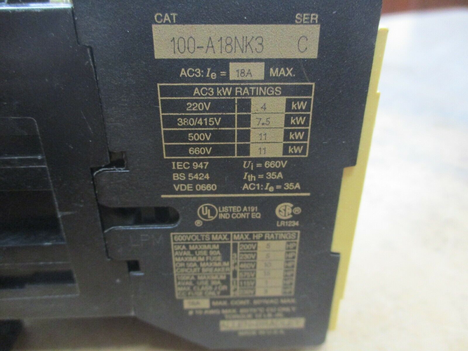 Allen-Bradley Contactor 100-A18NK3 Ser. C 24V 50Hz Coil 18A 600V Used