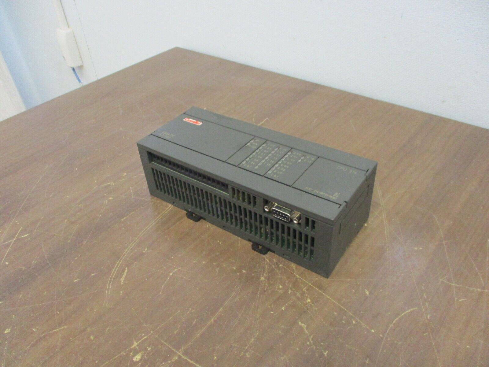 Siemens CPU 214 Controller 6ES7 214-1BC01-0XB0 E-Stand: 06 85-264VAC Used