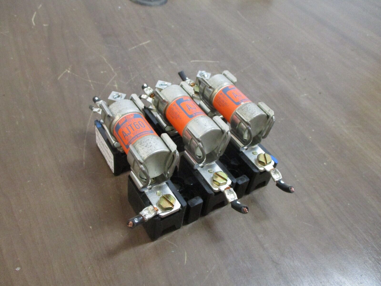 Allen-Bradley Fuse Holder w/ Fuses 4011682552 60A 600V 3P w/ (3) 60a Fuses Used