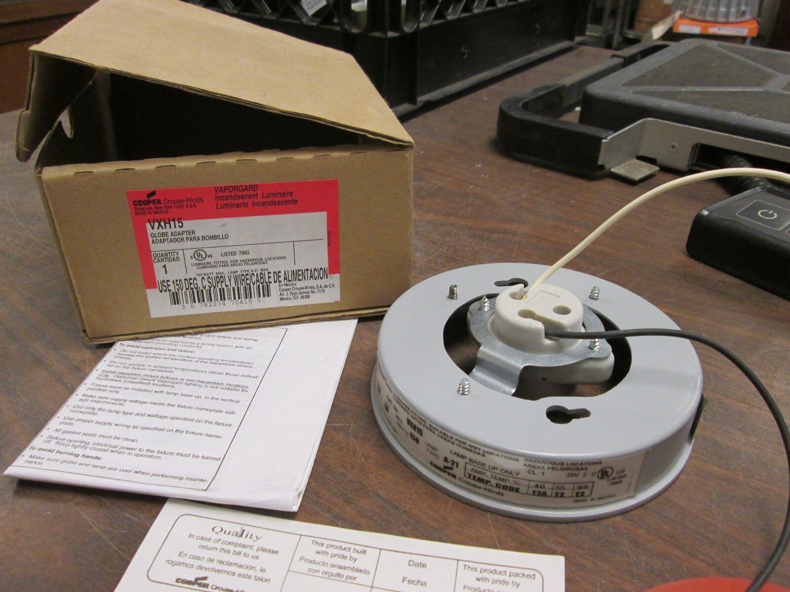 Cooper Crouse-Hinds Vaporgard Globe Adapter VXH15 150W New Surplus