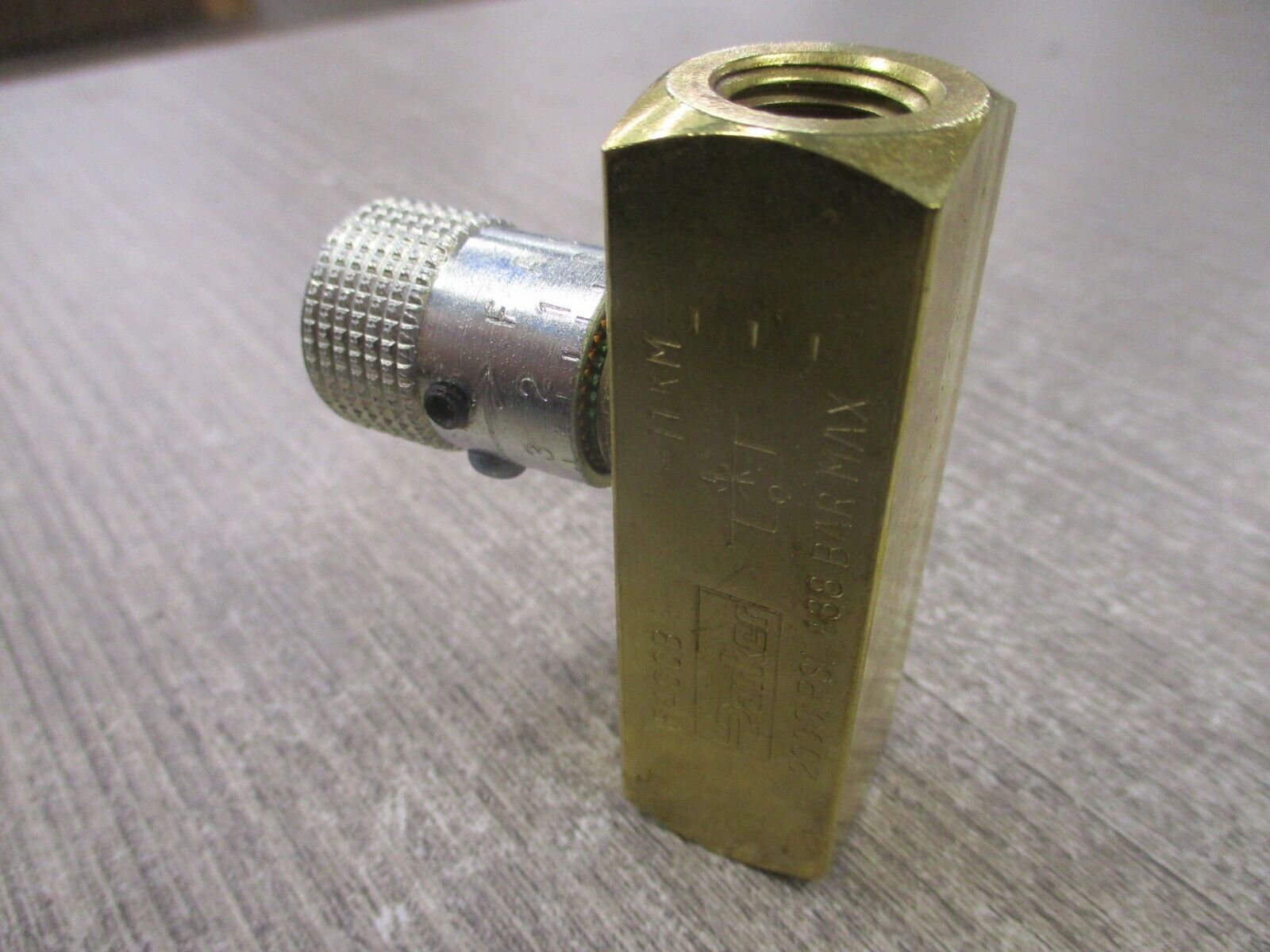 Parker Hydraulic Flow Control Valve F400B 200PSI New Surplus
