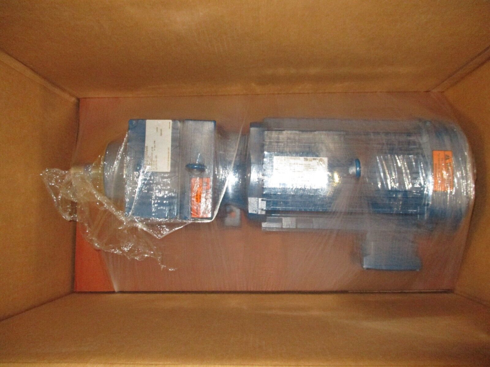 SEW-EURODRIVE Gearmotor R67 DRN132S4 7.5HP 230/460V 18.40/8.20A 60Hz 3Ph