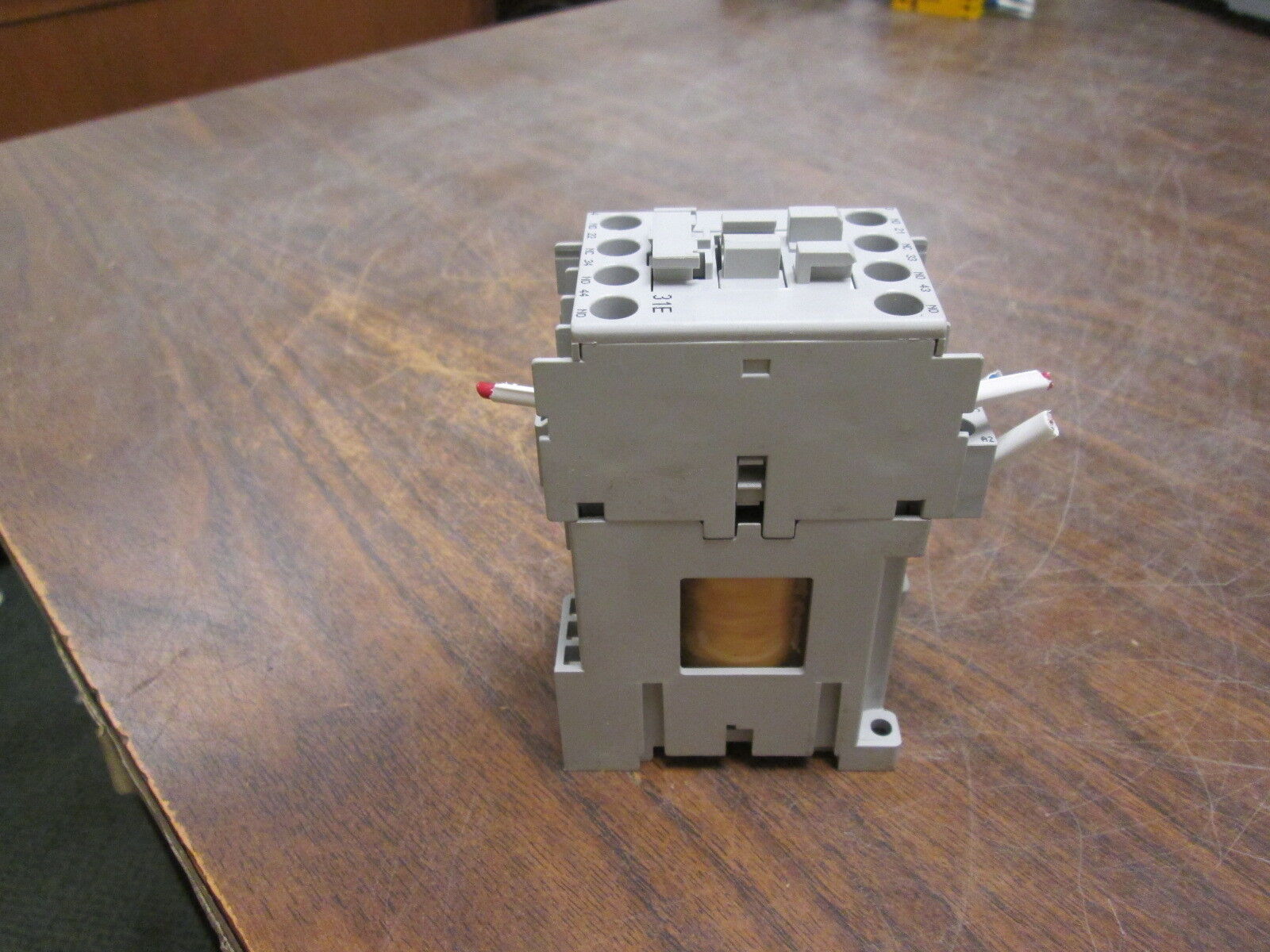 Allen-Bradley Contactor 700-CF310Z* 24VDC Coil 25A 600V Used