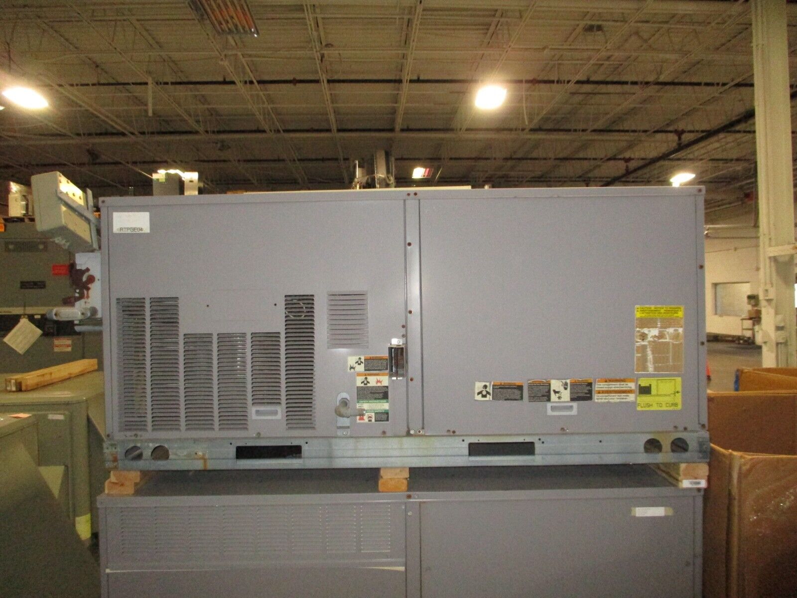 Carrier 48TC Rooftop Unit 48TCEA05A2A5A0A0A0 4 Ton 208/230V Natural Gas Heat