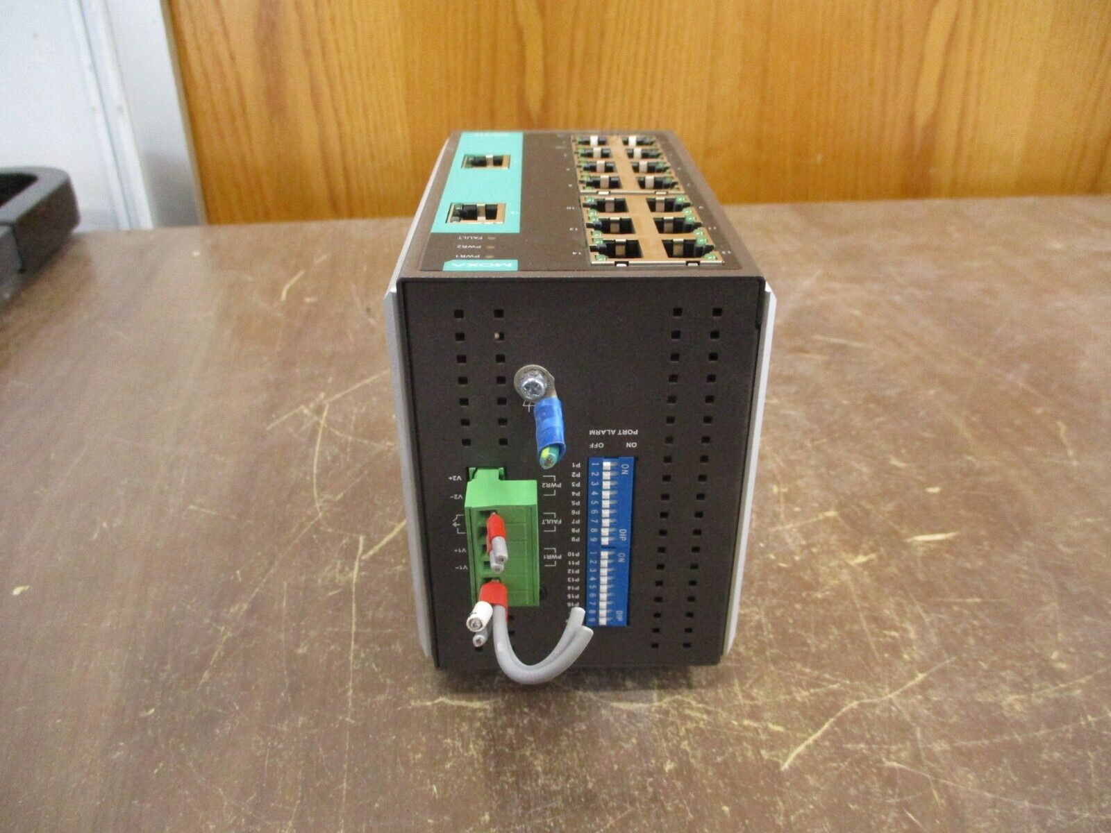 Moxa Industrial Ethernet Switch EDS-316 Rev. 2.1.0 16-Port Used