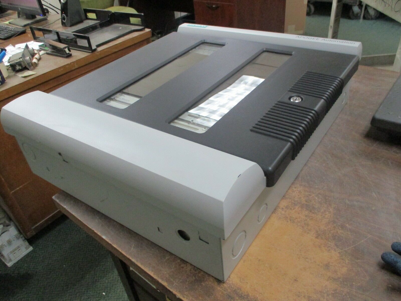 Siemens APOGEE Automation Modular Building Controller 545-141A *No Key* Used