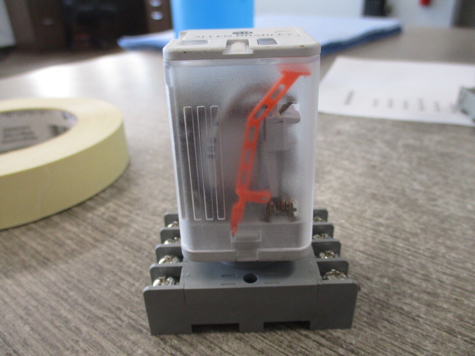 Allen-Bradley Relay w/Base 700-HA32A1 Ser. A 120V Coil Used