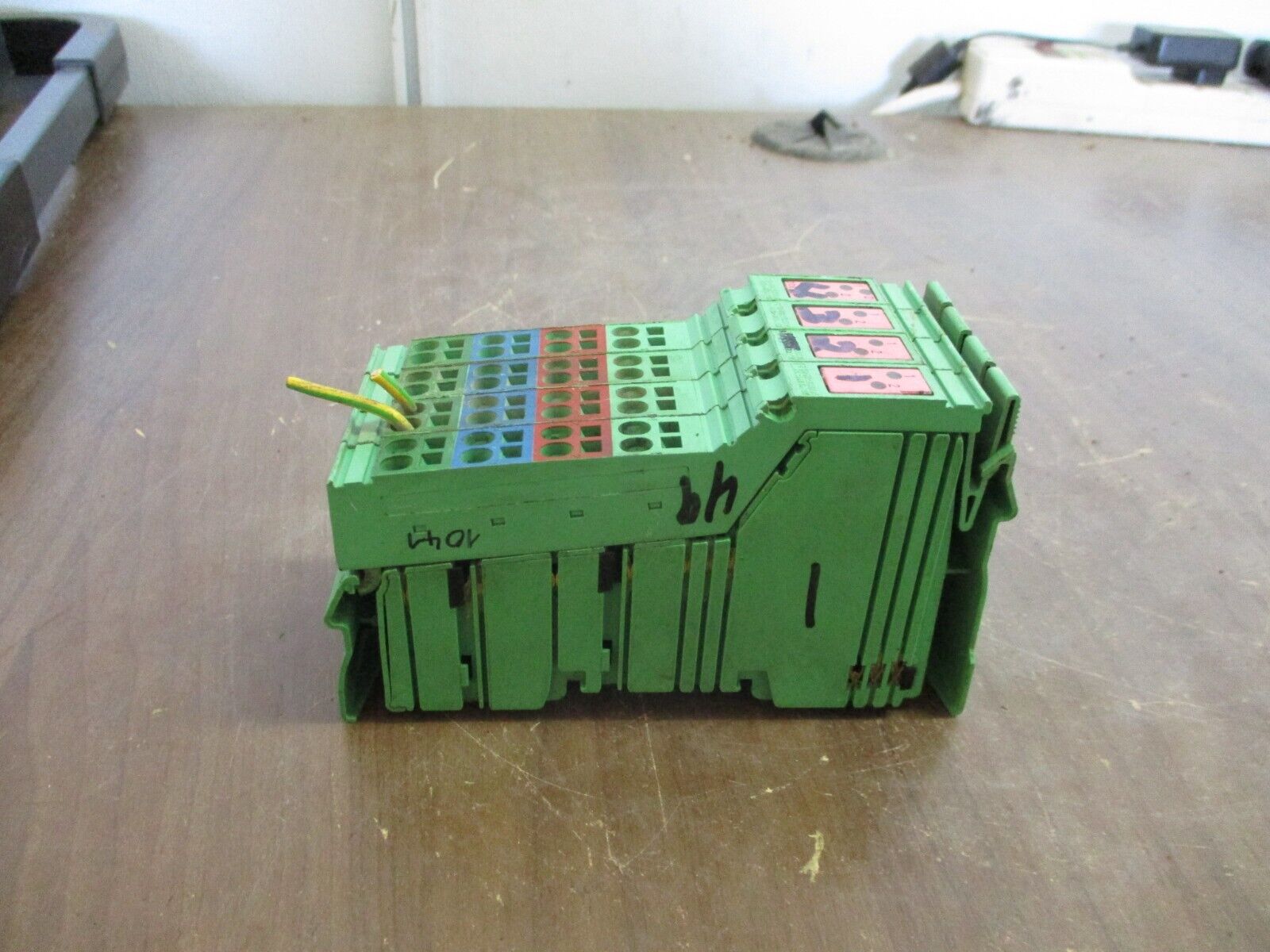 Phoenix Contact IBIL24DO8 Interbus Coupler 2726269 HW: 06 Used