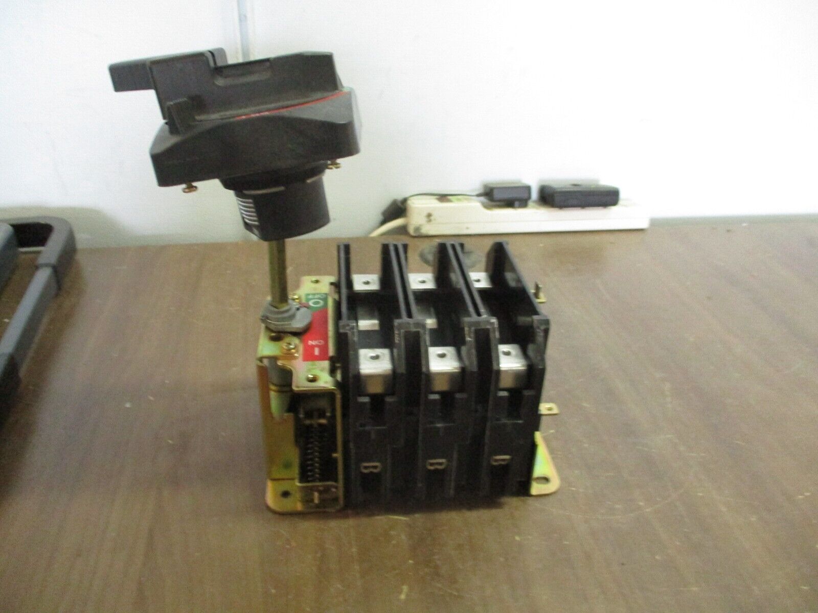 Allen-Bradley Fusible Disconnect Switch 194R-NJ100P3 Ser. B 100A 600V 3Ph Used
