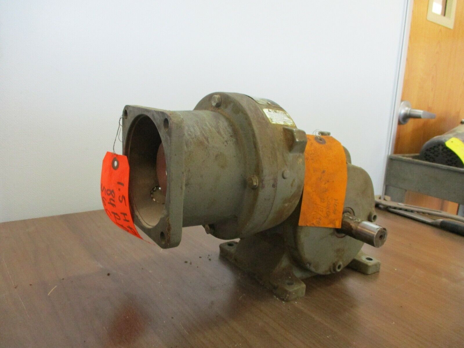 US Motors Syncrogear Module E433V09V223R016F Ratio: 21:1 1.5HP Input Used