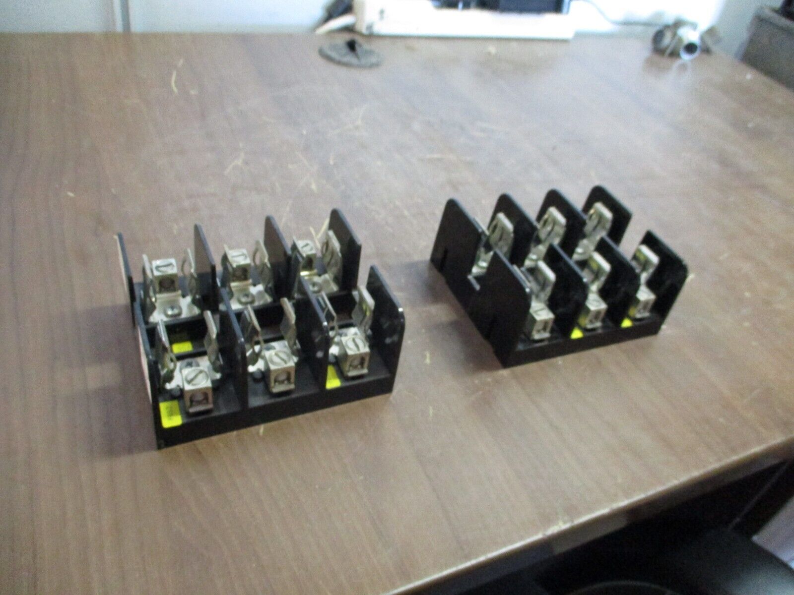 Gould Shawmut Fuse Block 60608J 60A 600V 3P *Lot of 2* *Missing (1) Lug* Used