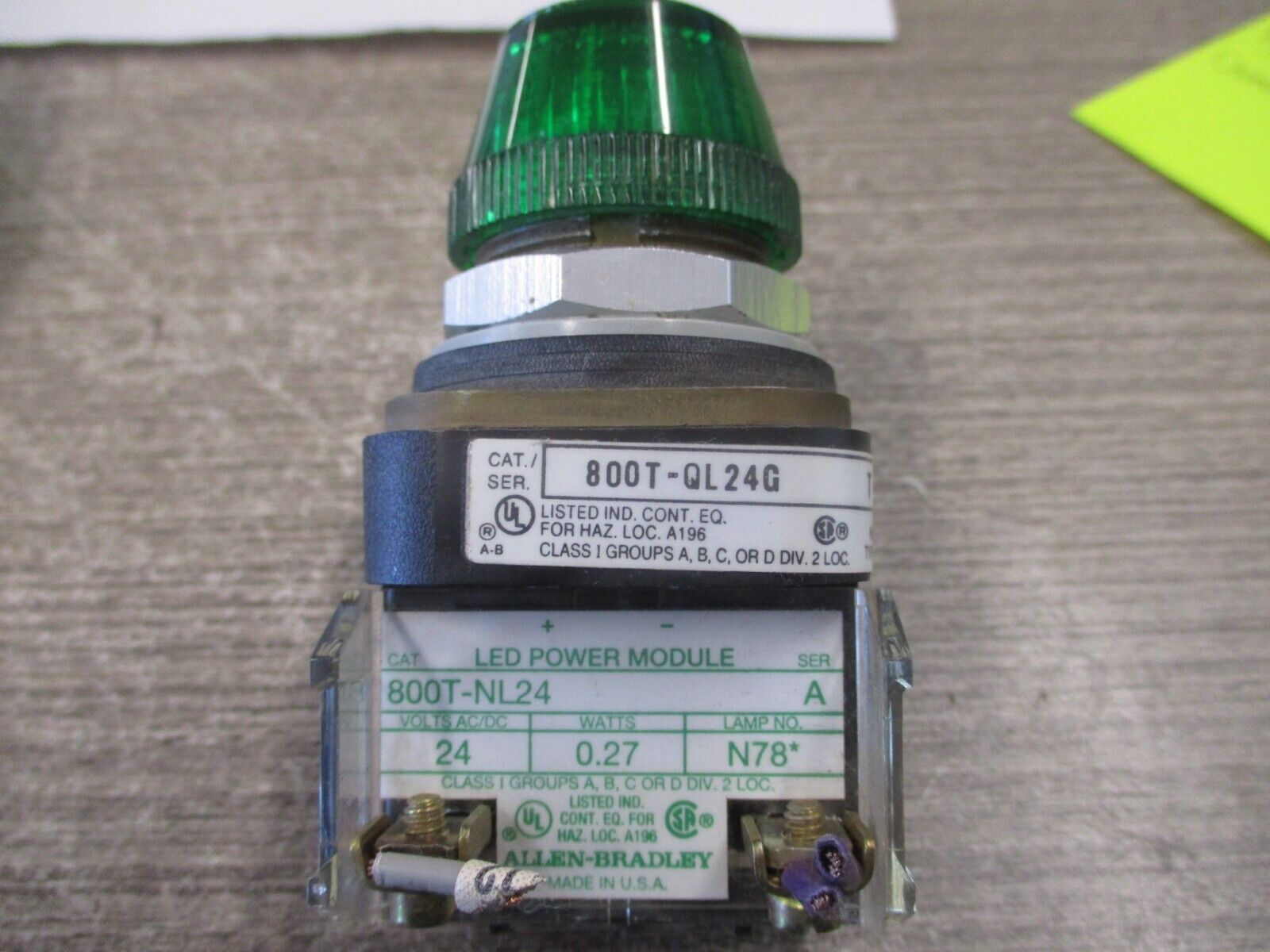 Allen-Bradley Pilot Light 800T-QL24G Ser. T Green 24V AC/DC Type 4 , 13 Used