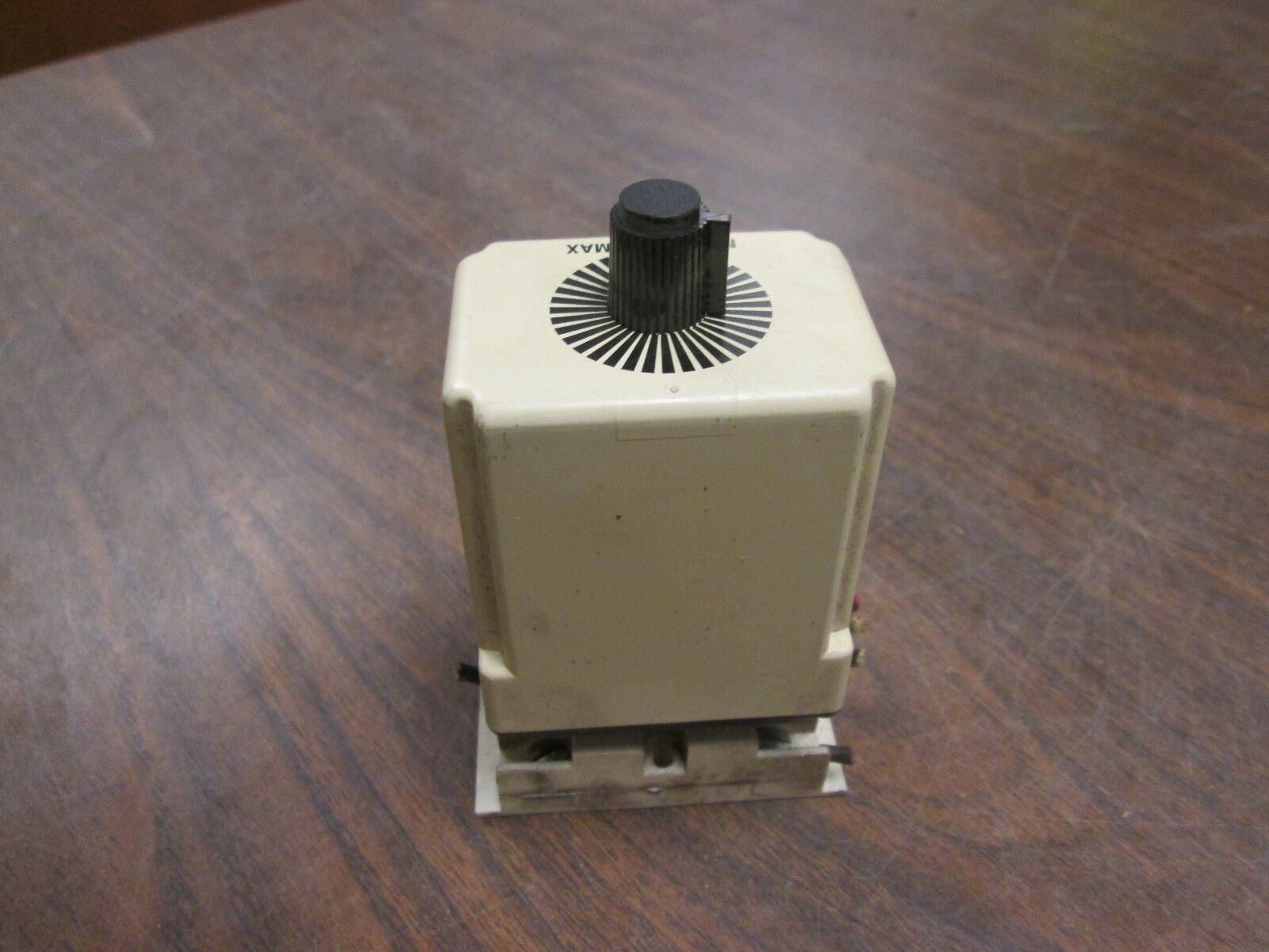 Square D Timing Relay 9050 JCK15V20 Range: 1.8-180 Sec Used