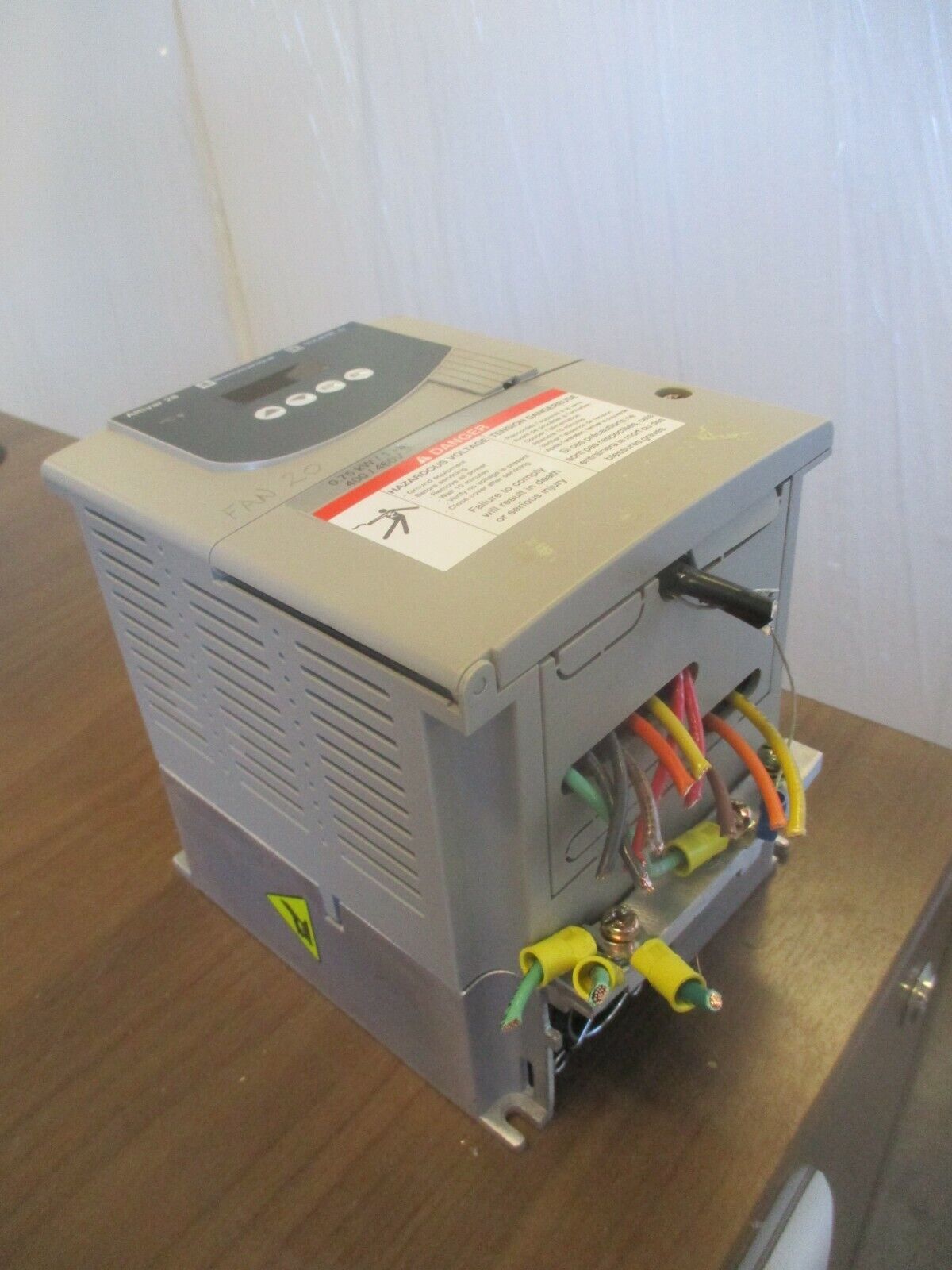 Schneider Electric Altivar 28 AC Drive ATV28HU18N4U 1HP 3Ph 400/460V Used
