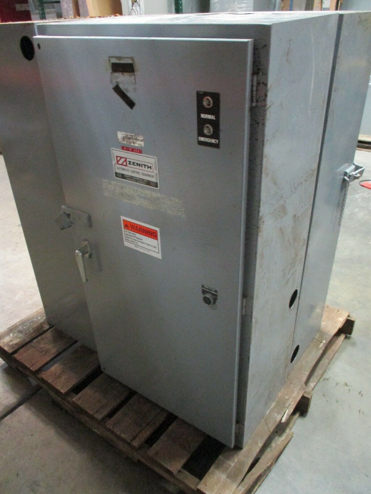 Zenith Automatic Transfer Switch ZTS15EC-7AAAAELLPTVA 150A 480V 60Hz 3