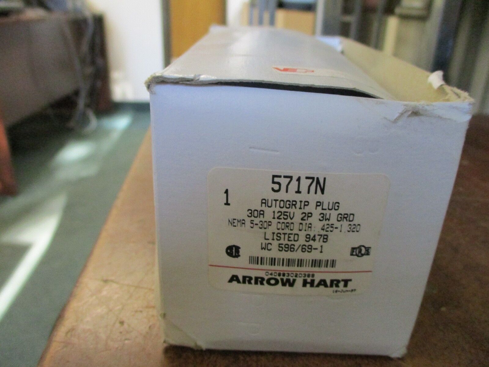Arrow Hart Autogrip Plug 5717N 30A 125V 2P 3W New Surplus
