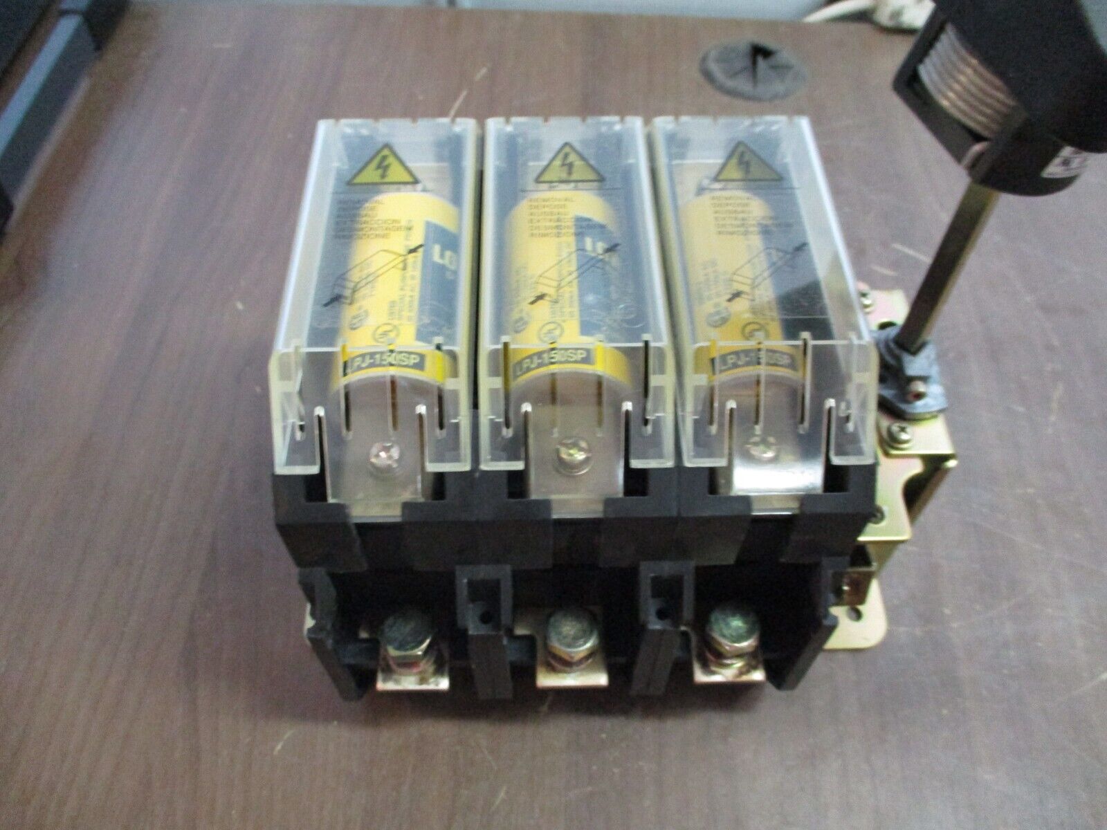 Allen-Bradley Fusible Disconnect Switch 194R-NN200P3 Ser. B 200A 600V 3P Used