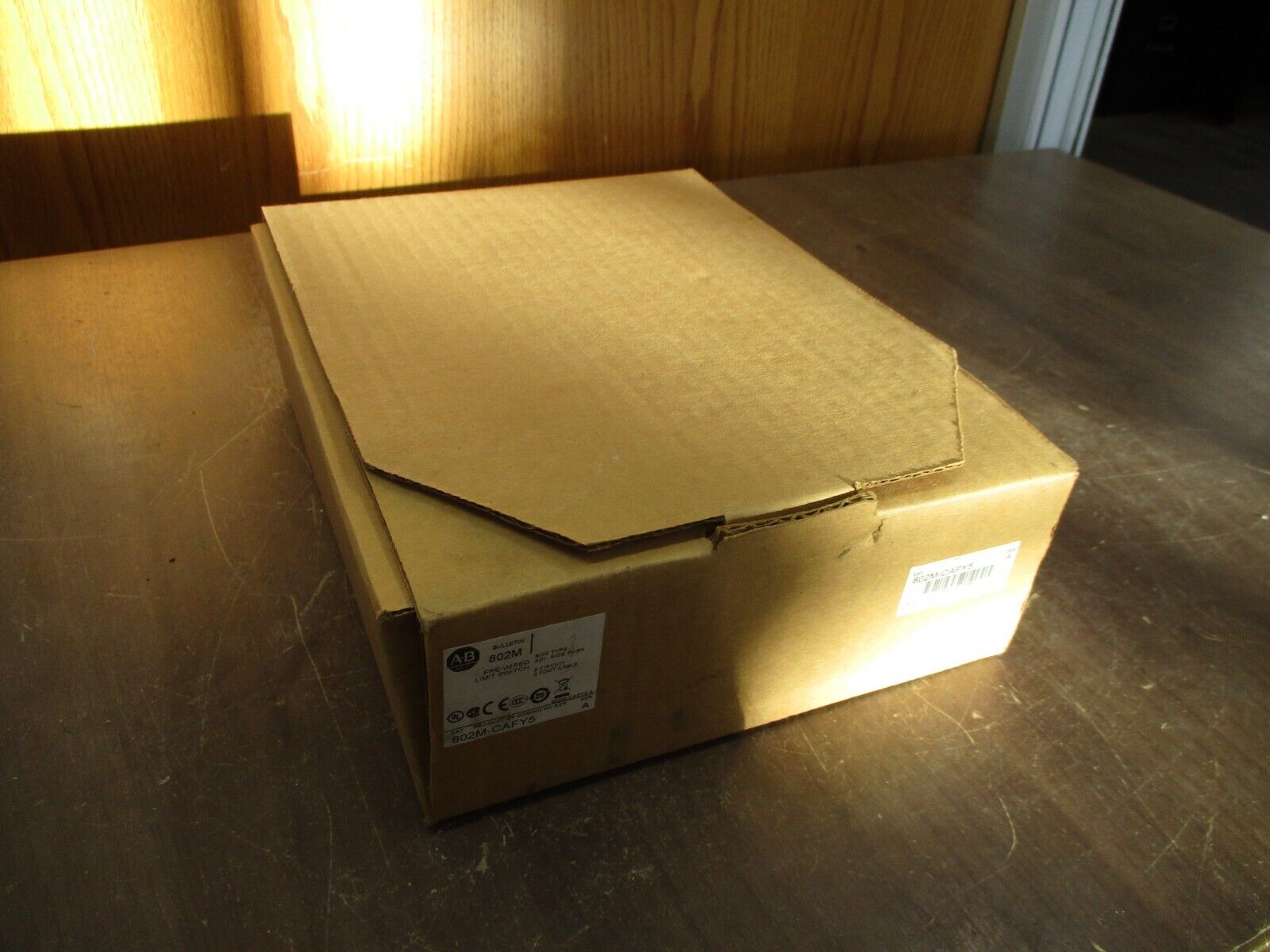 Allen-Bradley Pre-Wired Limit Switch 802M-CAFY5 Ser. A 5' Cable New Surplus