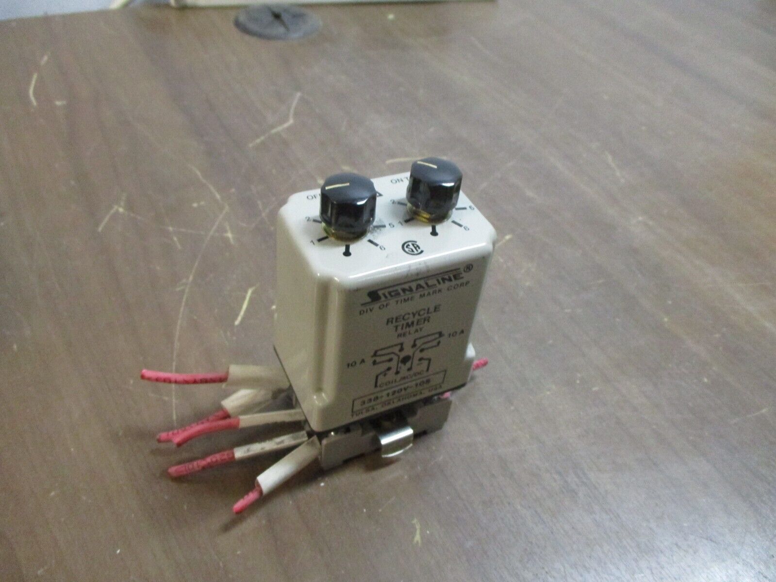 Time Mark Signaline Recycle Timer Relay 338-120V-10S w/ Base Used