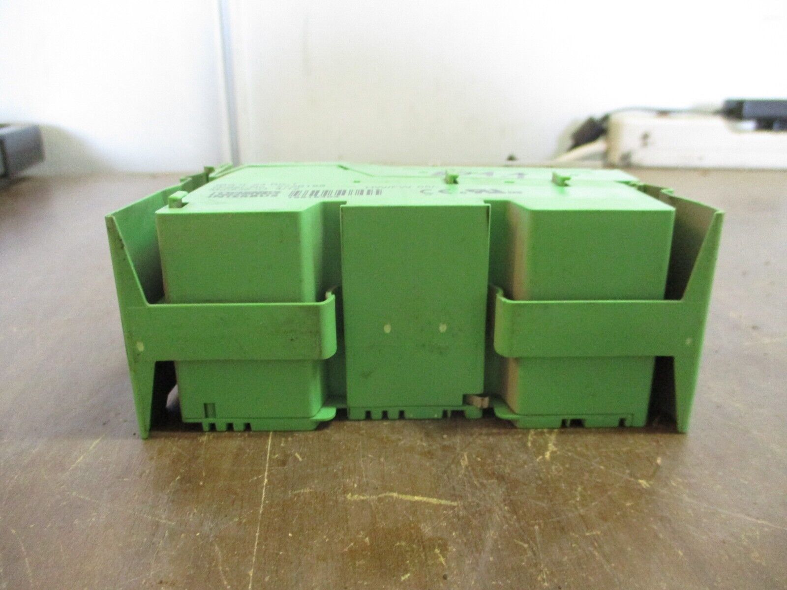 Phoenix Contact IBIL24DO8 Interbus Coupler 2726269 HW: 01 w/ Terminal Cover Used