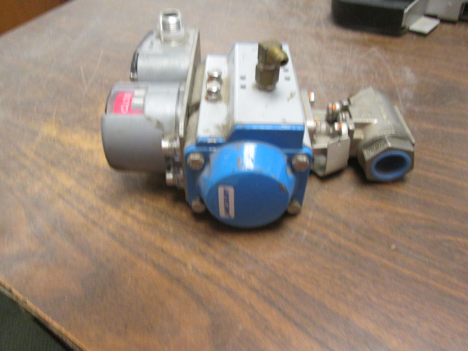 Stone L Eclipse Quartz Valve w/ Actuator EN33C02KA 0.3A 8-125VDC Used