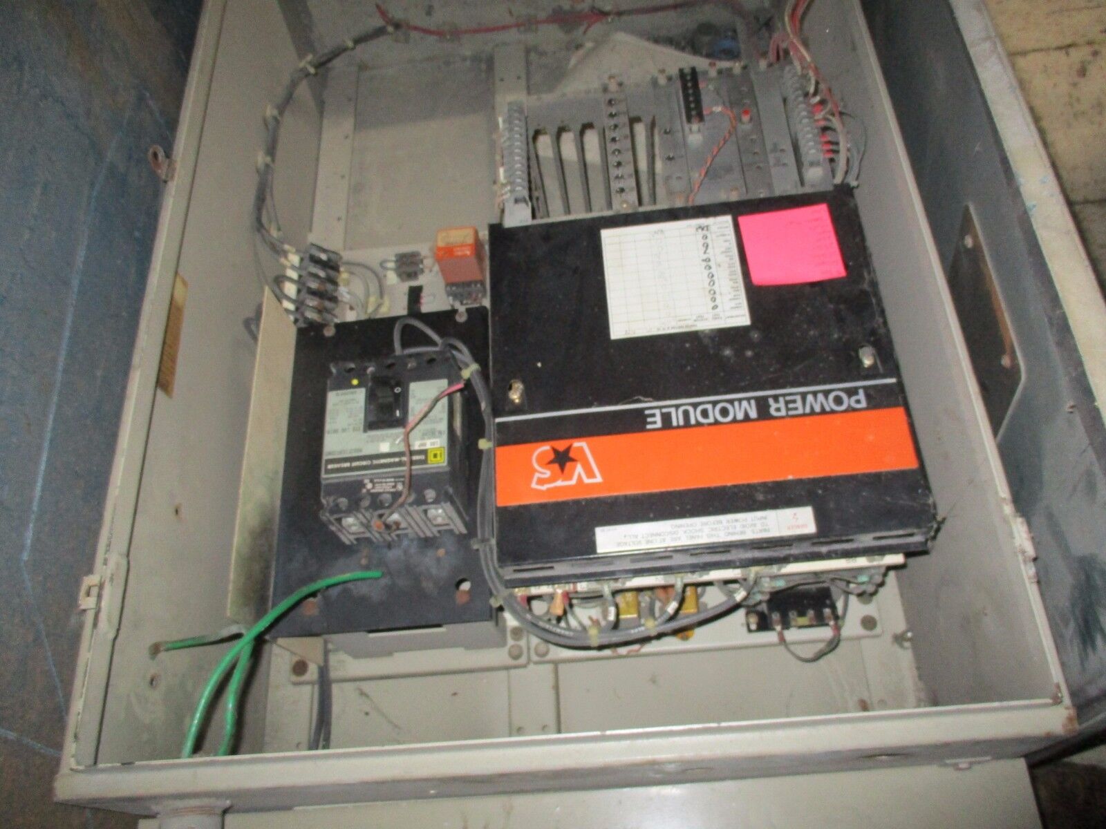 Reliance DC Drive 25C61 25HP *Broken Hinges* Used
