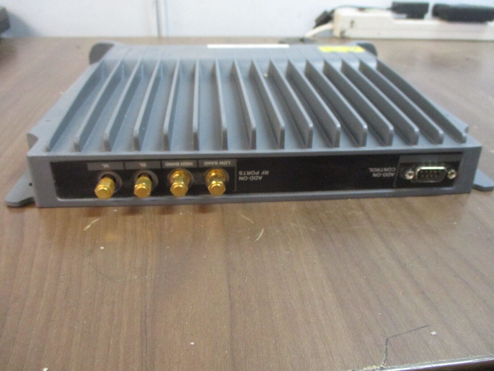 Mobileaccess Remote Hub Unit 1000-CELL-PCS4E-HL Rev. B00 20-48VDC 1.3A Used