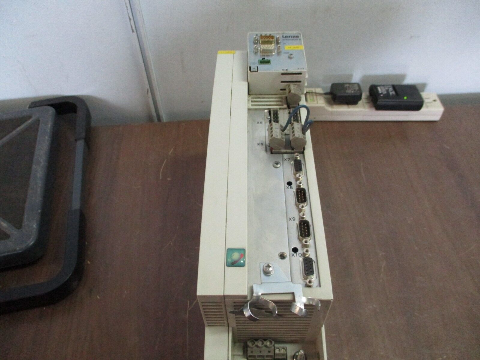 Lenze Servo Controller EVS9323-ES Input: 3Ph 400/480V 3.9A 3.2kVA 50/60Hz Used
