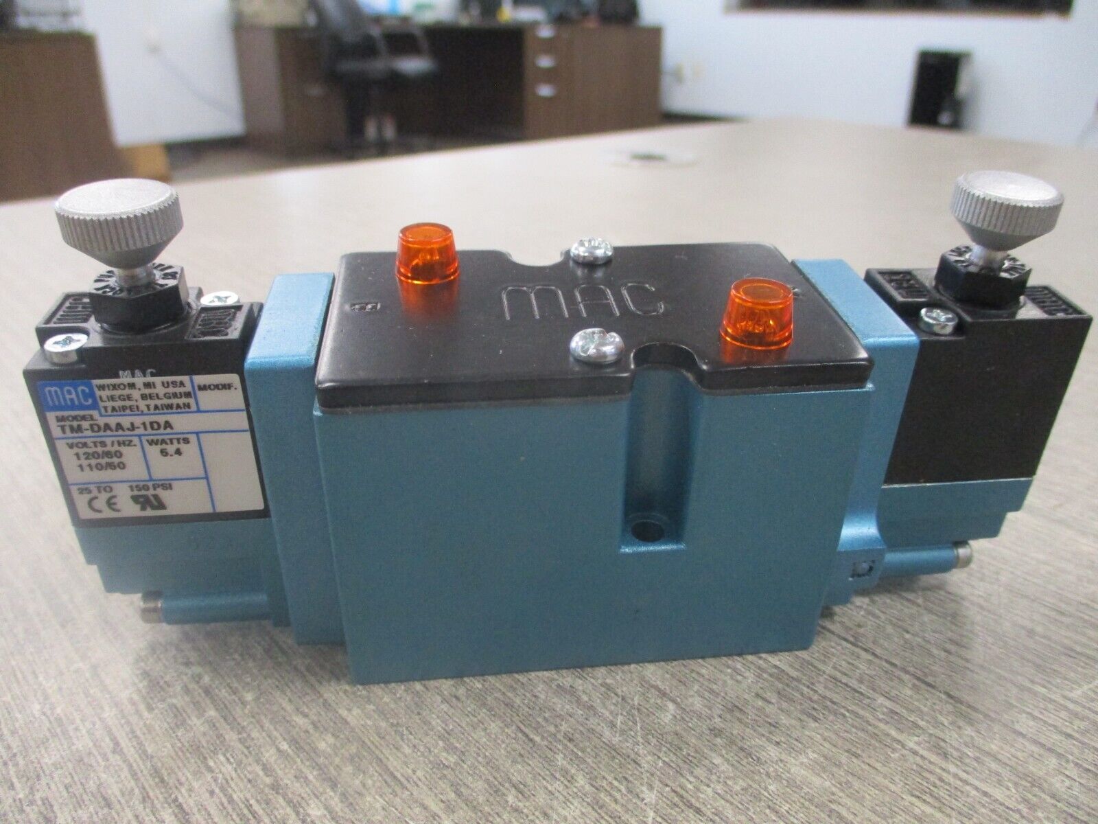 MAC Solenoid Valve 82A-BC-000-TM-DAAP-1DA Used