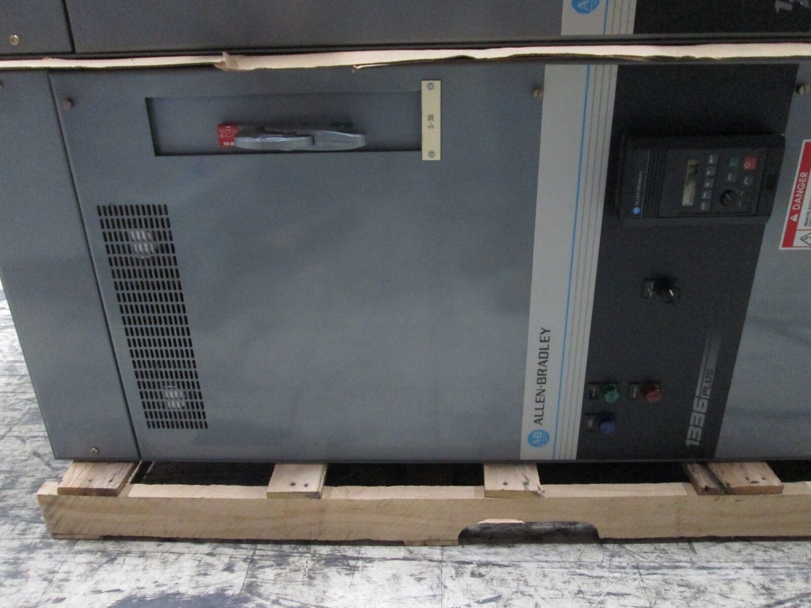 Allen-Bradley 1336 Plus AC Drive w/ Bypass 1336S-B060-AX-EN-L6 60/75HP 3Ph Used