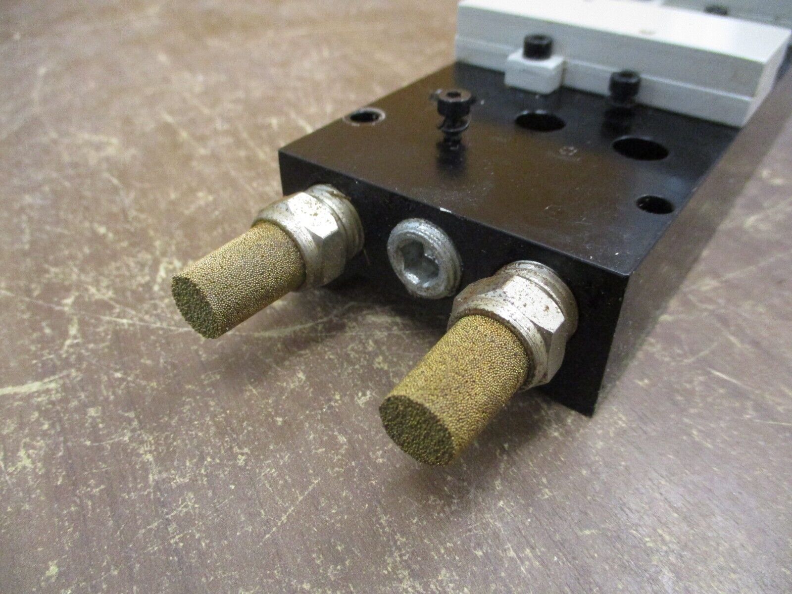 Numatics Air Valve Manifold 7-Slot Used