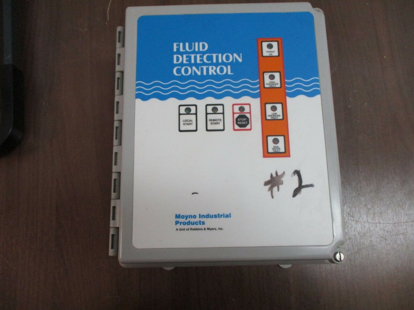 Moyno Fluid Detection Control 4230734000 Type: 3,3R,4,4X,12,13 Enclosure Used