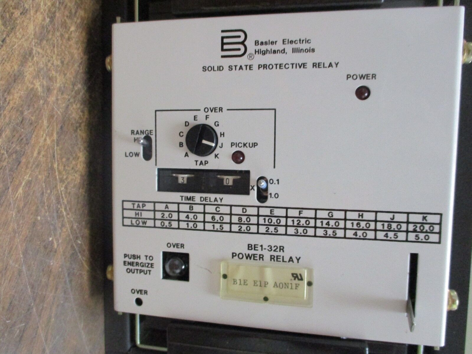 Basler Electric BE1-32R Power Relay BE1 E1P A0N1F *Cracked Cover* Used