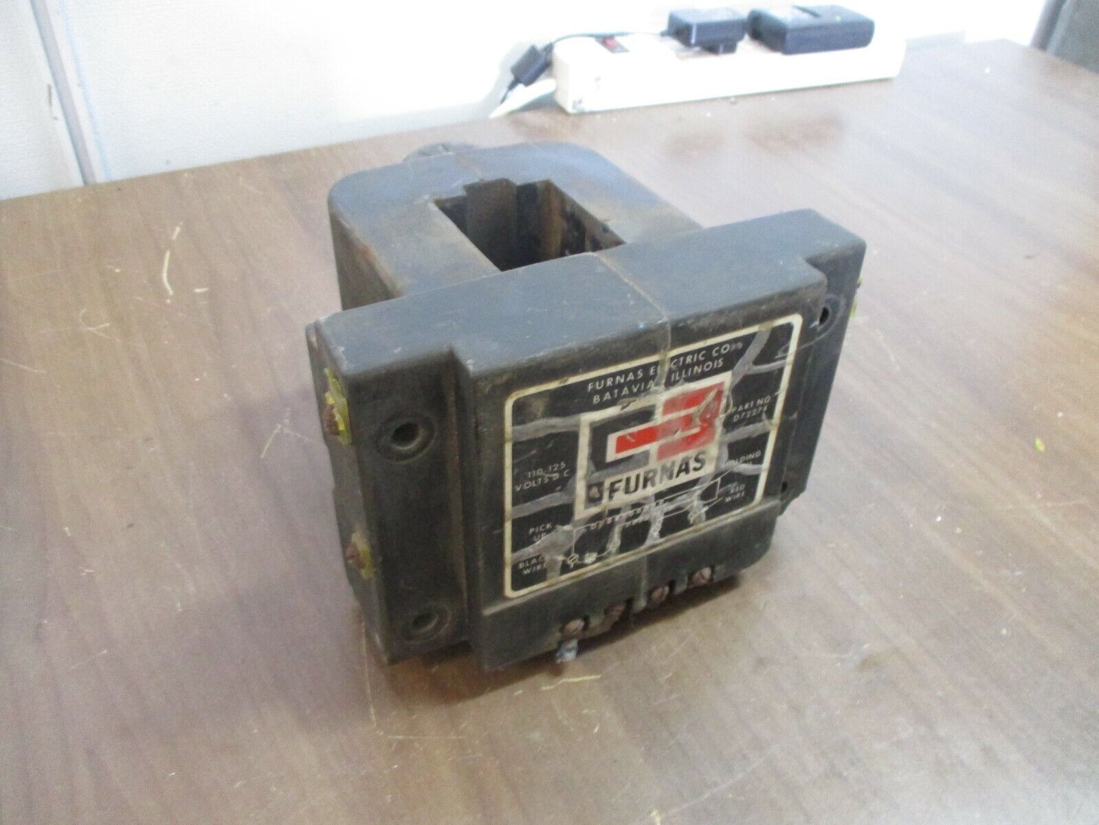 Furnas Magnetic Coil D72274 110/125VDC *Chipped Corner* Used