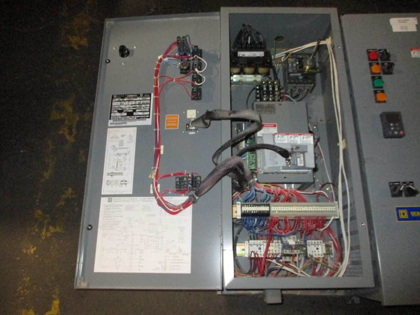 Square D EconoFlex Altivar AC Drive w/ Bypass 8839 58EGG4VY Ser. A 7.5HP 3Ph