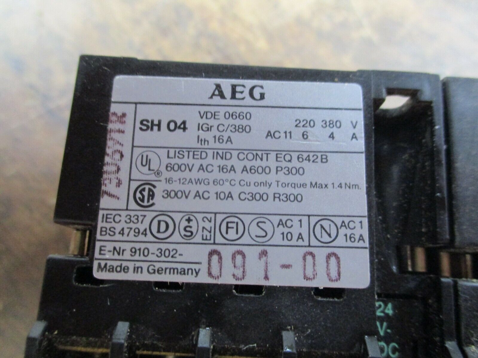 AEG Relay SH04 24VDC Coil 16A 600V *Lot of 2* Used